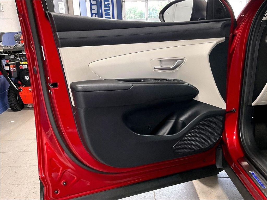 Certified Used 2025 Red Hyundai SEL Convenience image 9