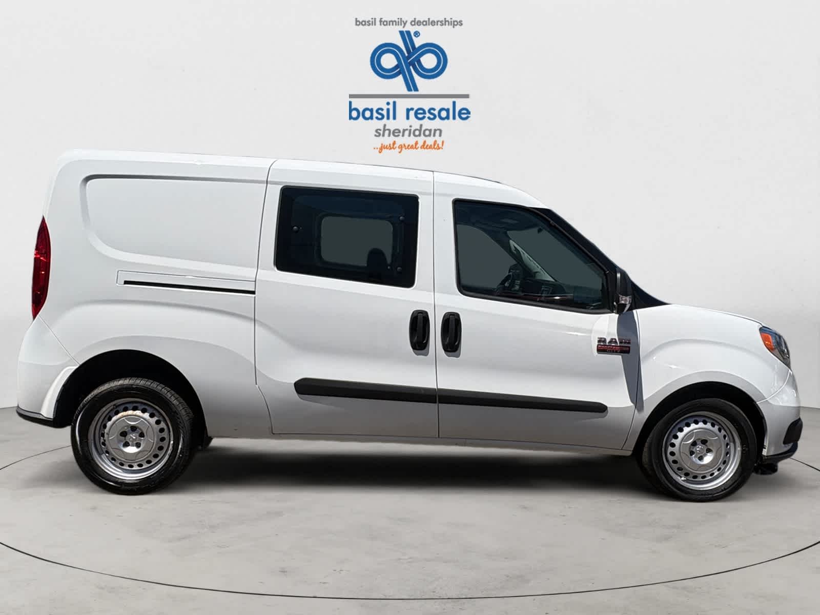 Used 2022 Bright White Ram  image 8