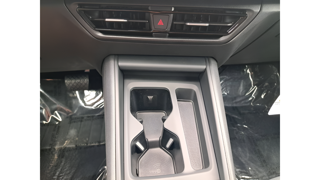 2025 Volkswagen Tiguan SE - Photo 21