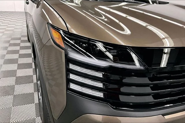 New 2026 Canyon Bronze Metallic Nissan S image 14