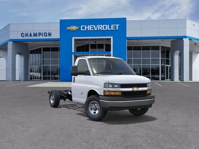 2025 Chevrolet Express Cutaway 3500