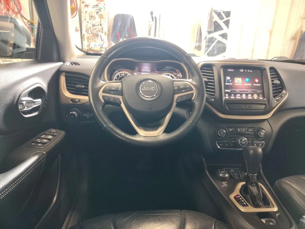 Used 2015 Gray Jeep Limited image 17