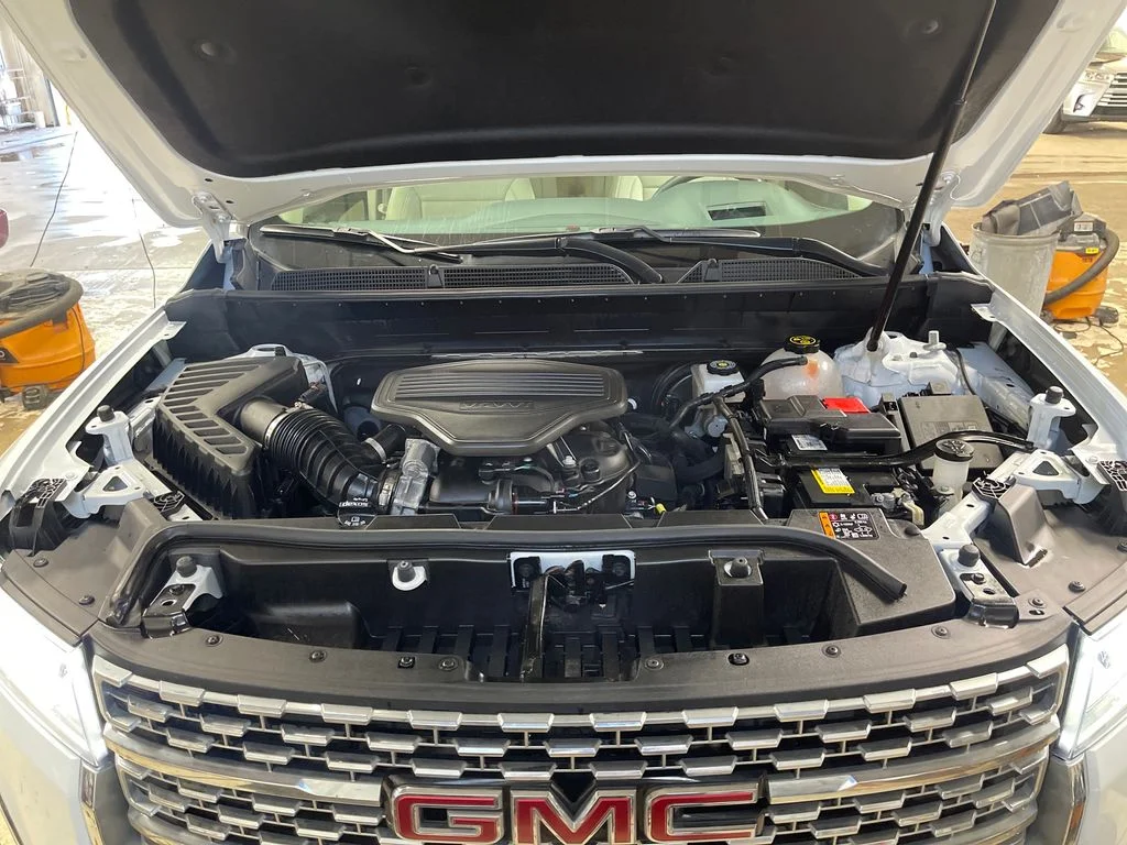 Used 2023 White GMC Denali image 10