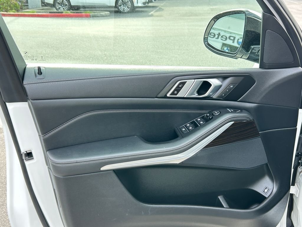 2023 BMW X5 xDrive45e photo 5