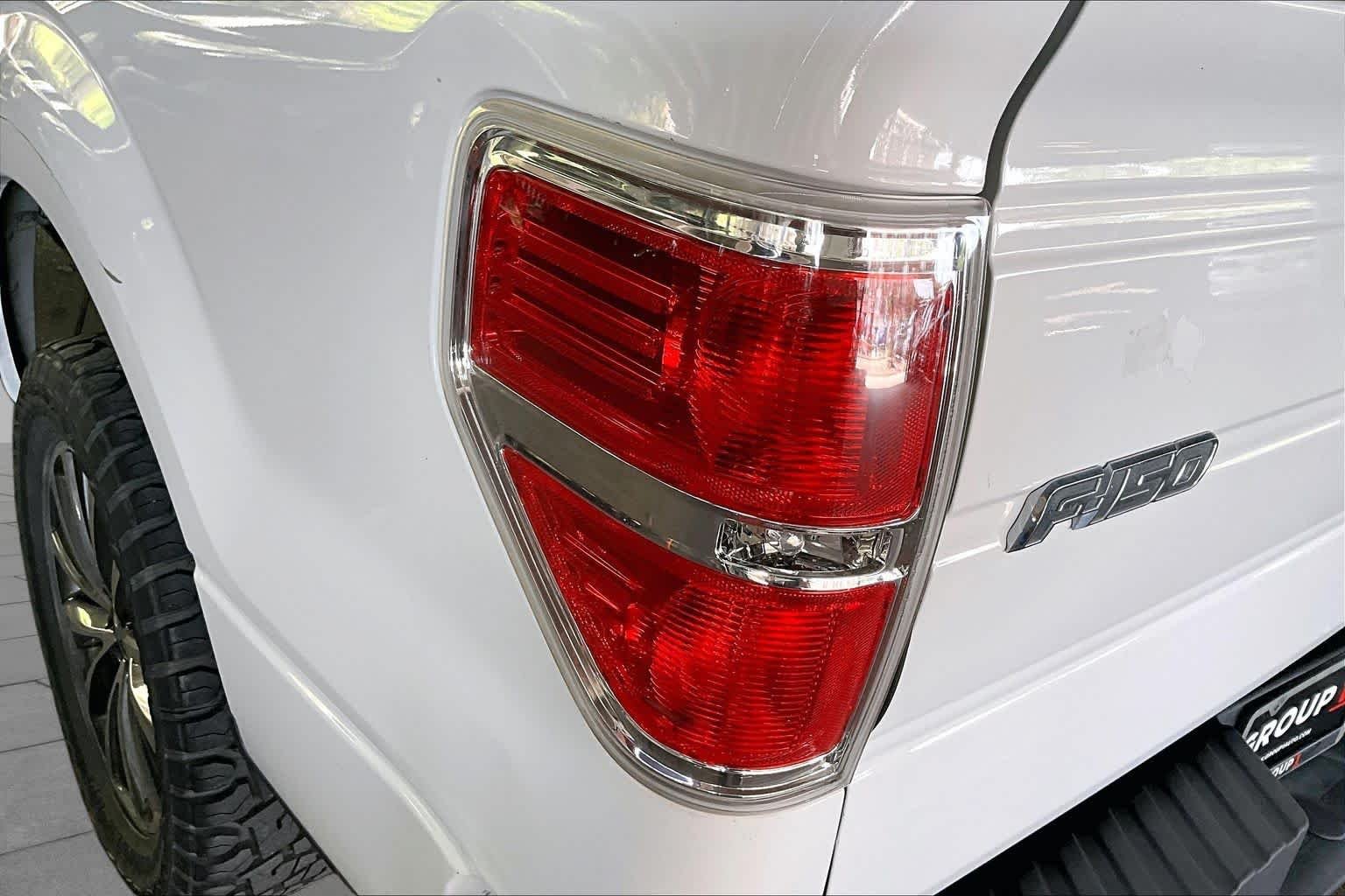 Used 2009 Oxford White Ford XL image 27