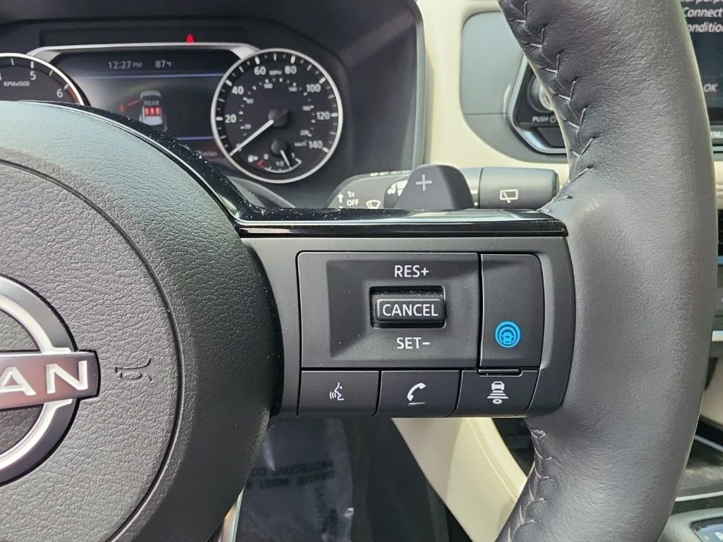 Used 2023 Red Nissan SL image 17