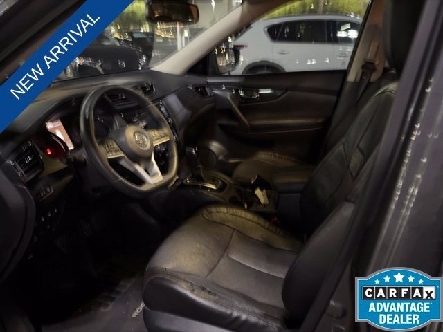 Used 2019 Gun Metallic Nissan SL image 9
