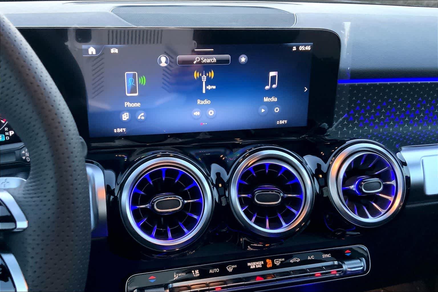 New 2026 Polar White Mercedes-Benz GLB 250 image 6
