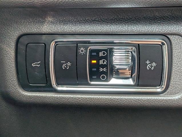 Used 2023 Silver Radiance Lincoln Reserve image 24