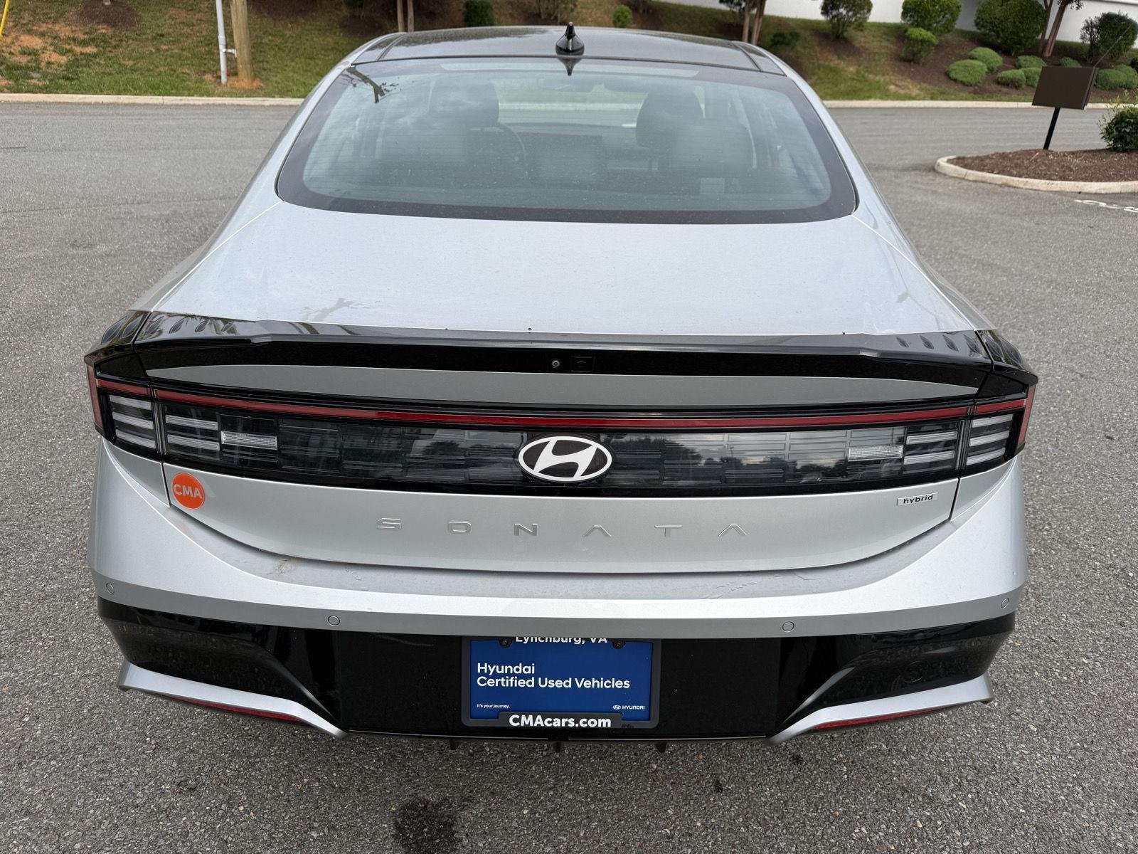 Used 2025 Aero Silver Hyundai Limited image 9