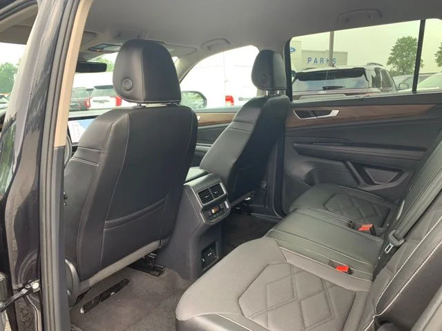 Used 2025  Volkswagen 2.0T SE w/Technology image 19