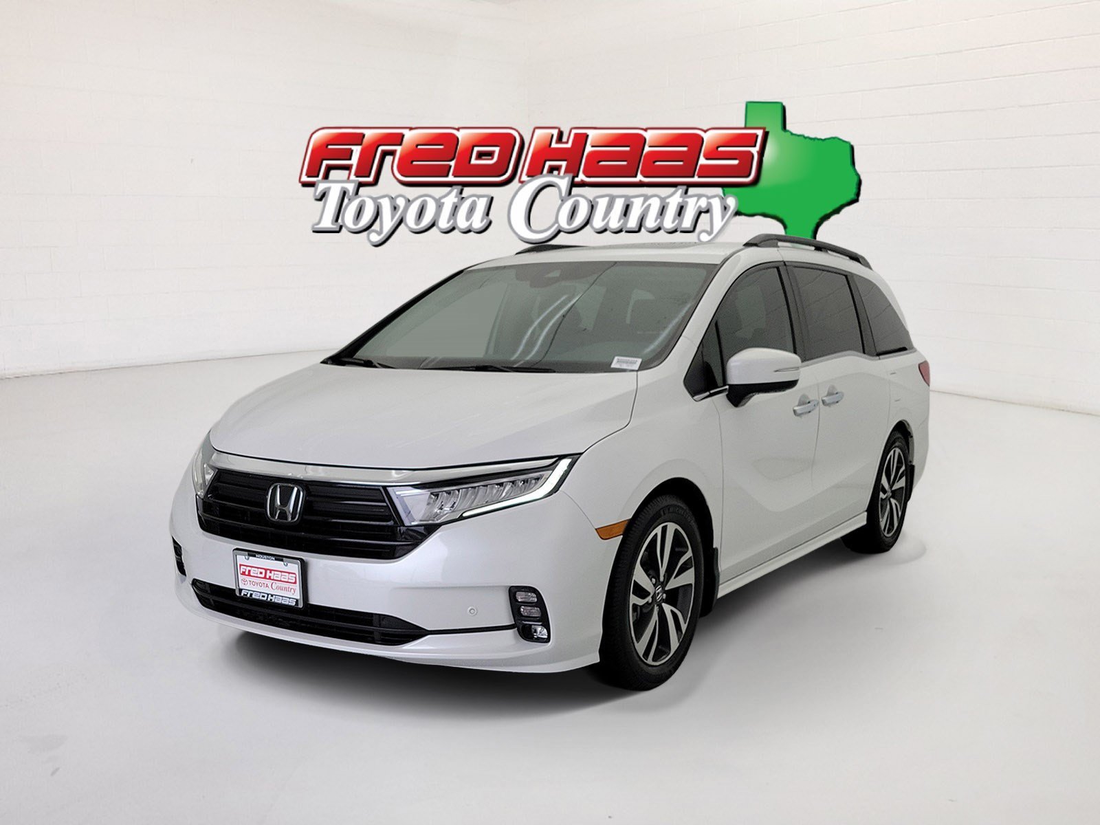Used 2024 Platinum White Pearl Honda Touring image 1