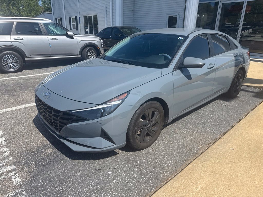 Used 2023 Gray Hyundai SEL image 3