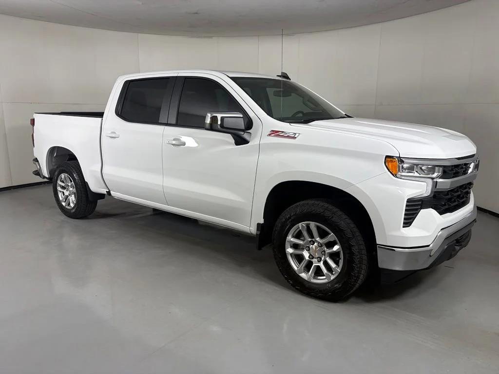 New 2026 Summit White Chevrolet LT image 11