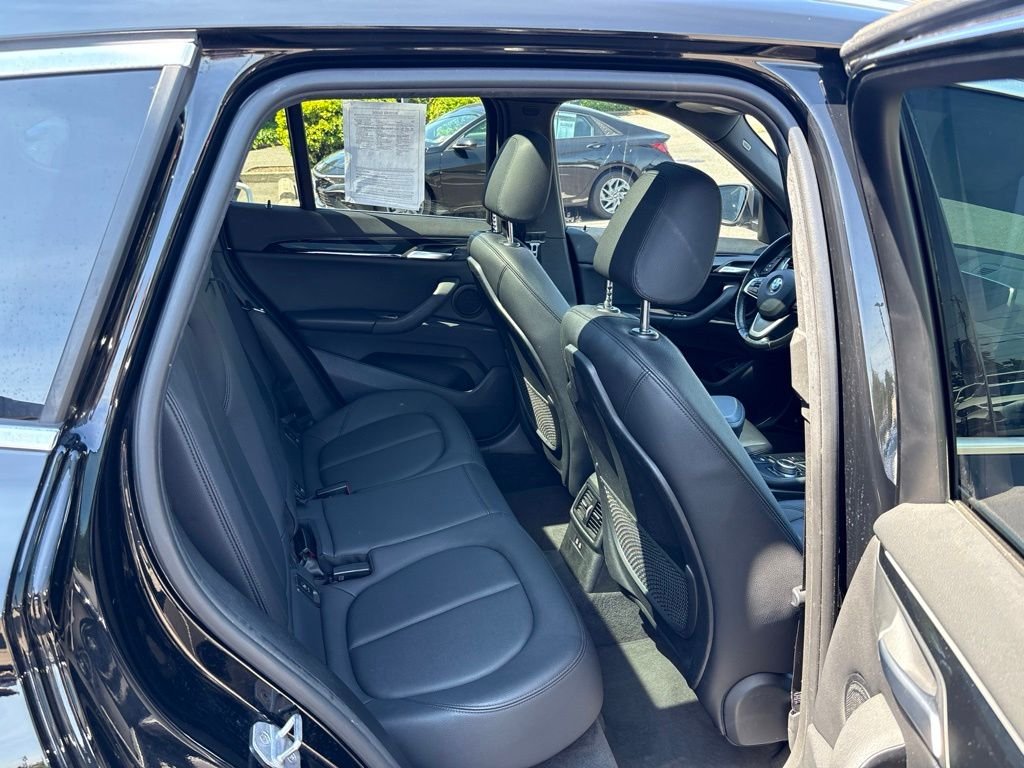 Used 2018 Jet Black BMW xDrive28i image 25