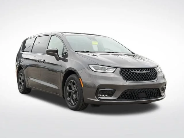 2022 Chrysler Pacifica Hybrid Limited Hybrid's photo