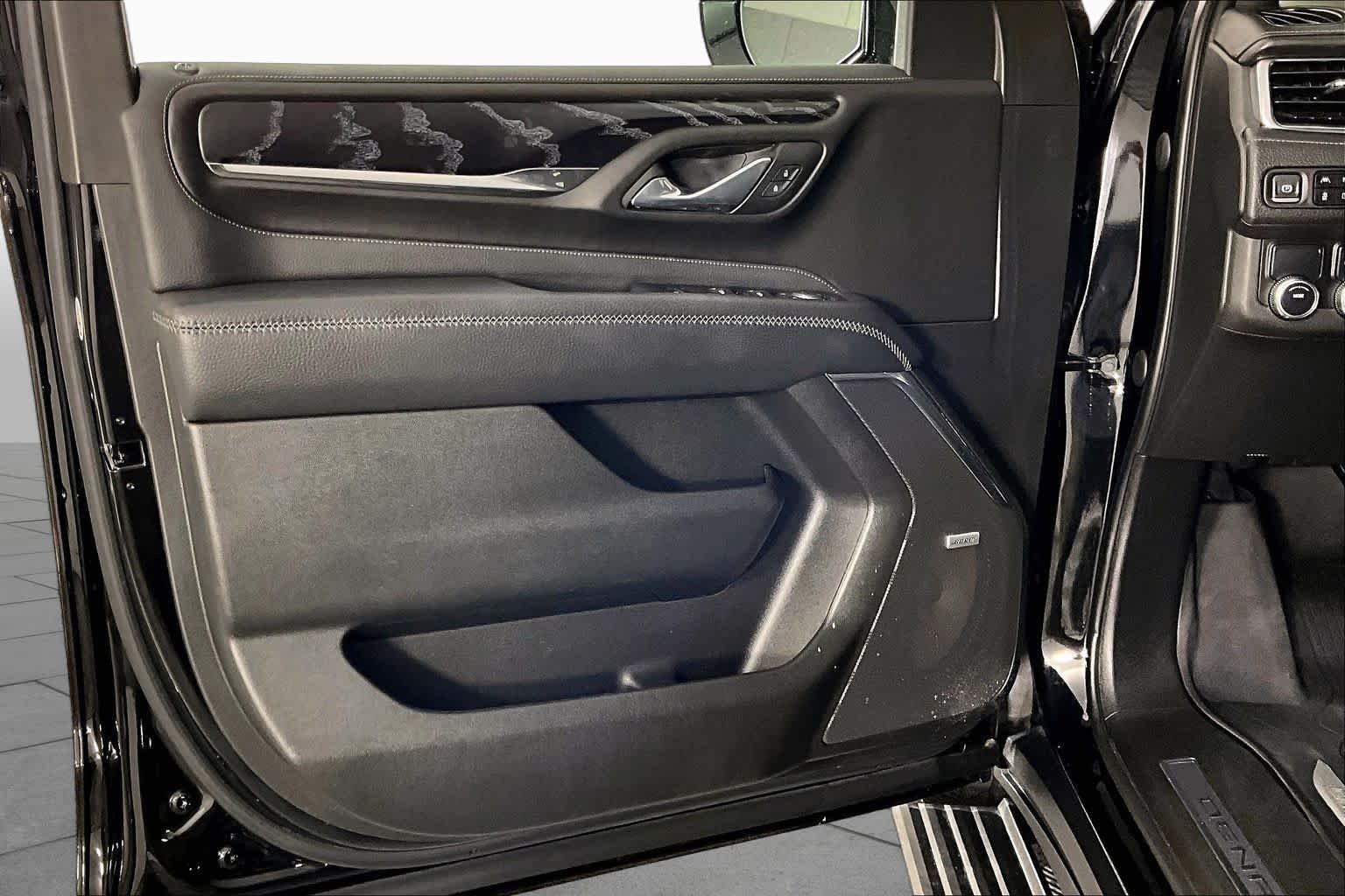 Used 2023 Onyx Black GMC Denali image 21