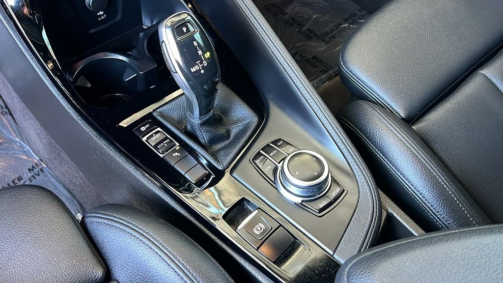 Used 2023 Blue BMW sDrive28i image 16
