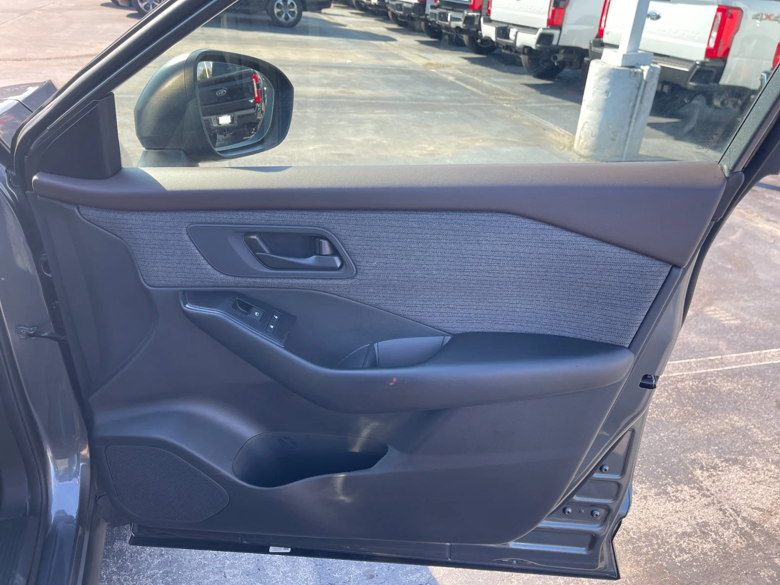 Used 2023 Gray Nissan S image 20
