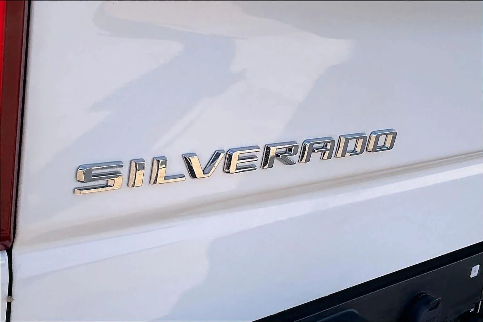 Used 2025 Summit White Chevrolet LT image 28