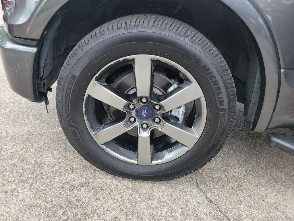 Used 2016 Gray Ford XLT image 32