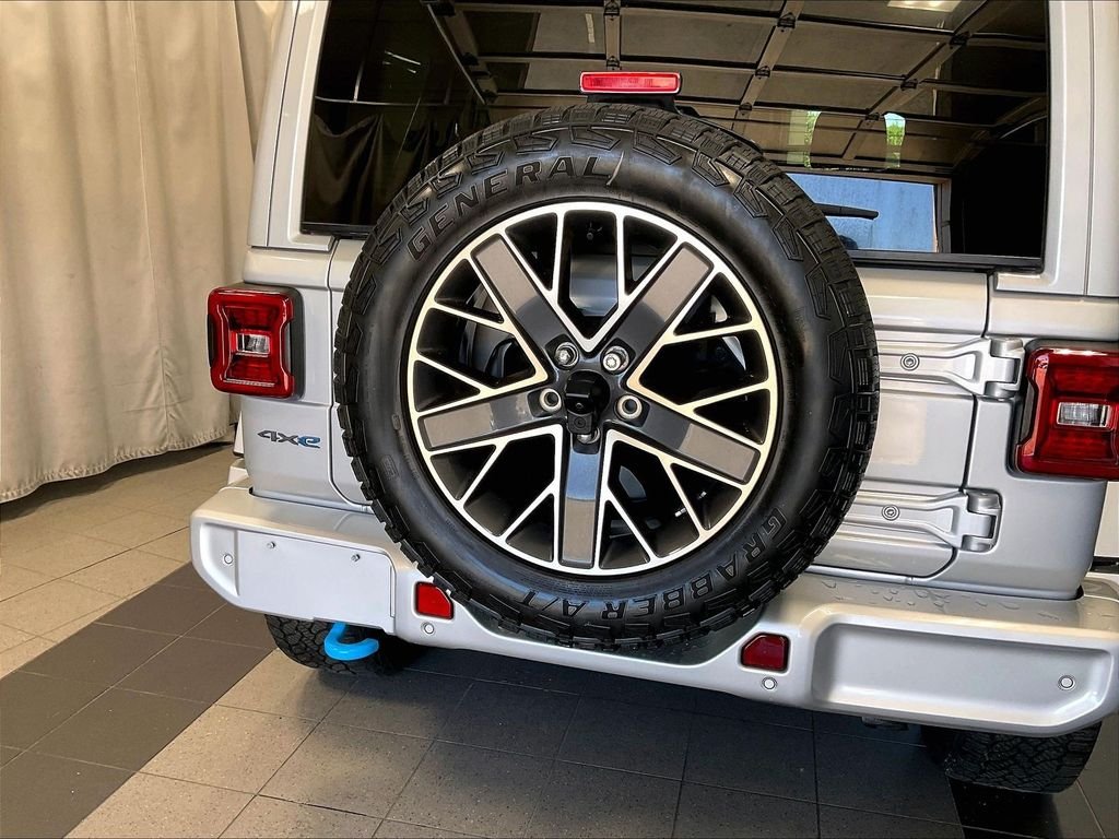Used 2024 Silver Jeep High Altitude 4xe image 29