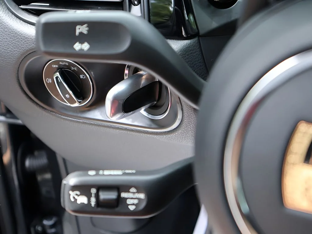 Used 2023  Porsche S image 32