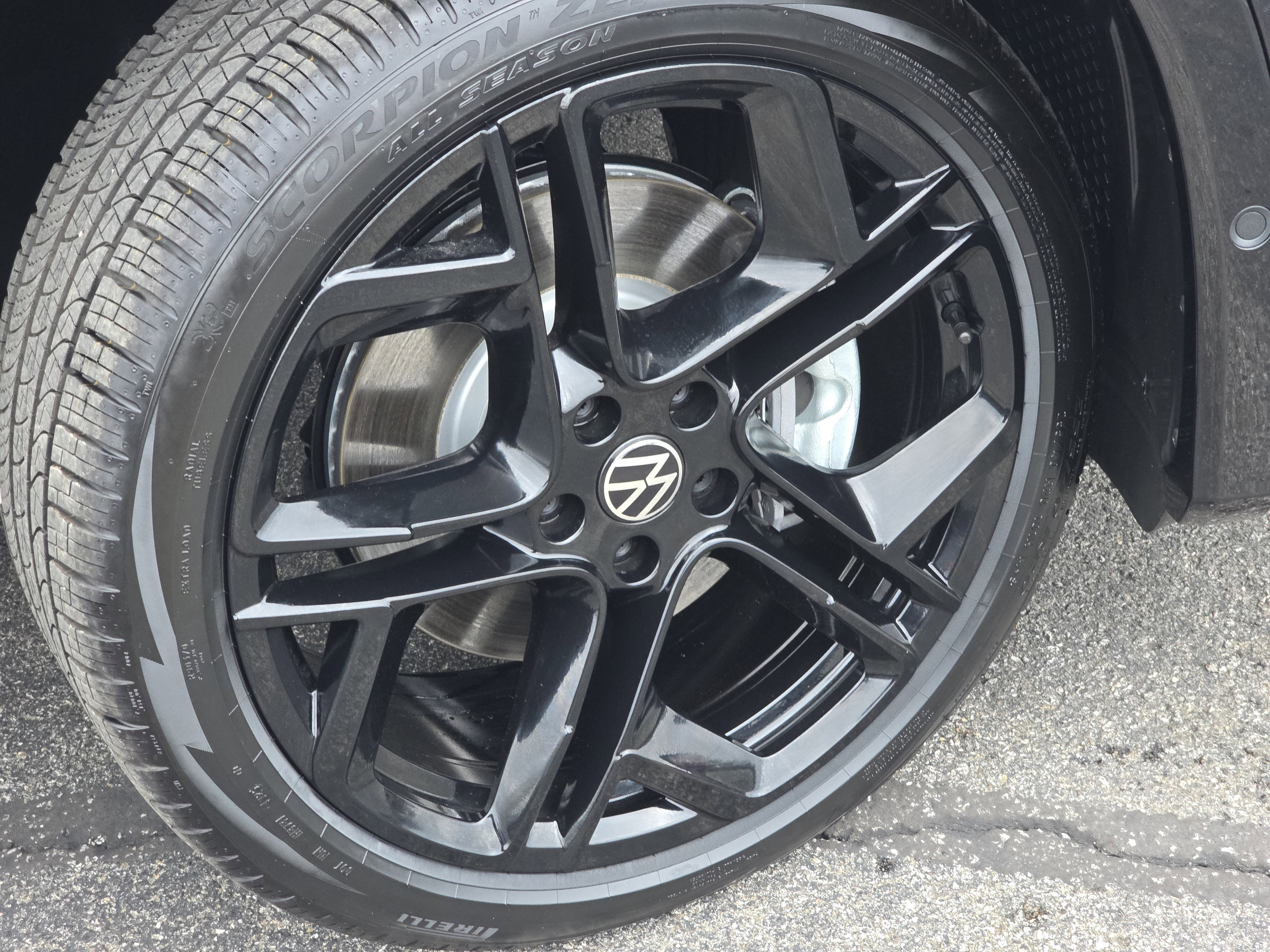 New 2026 Deep Black Pearl Volkswagen SE R-Line Black image 14