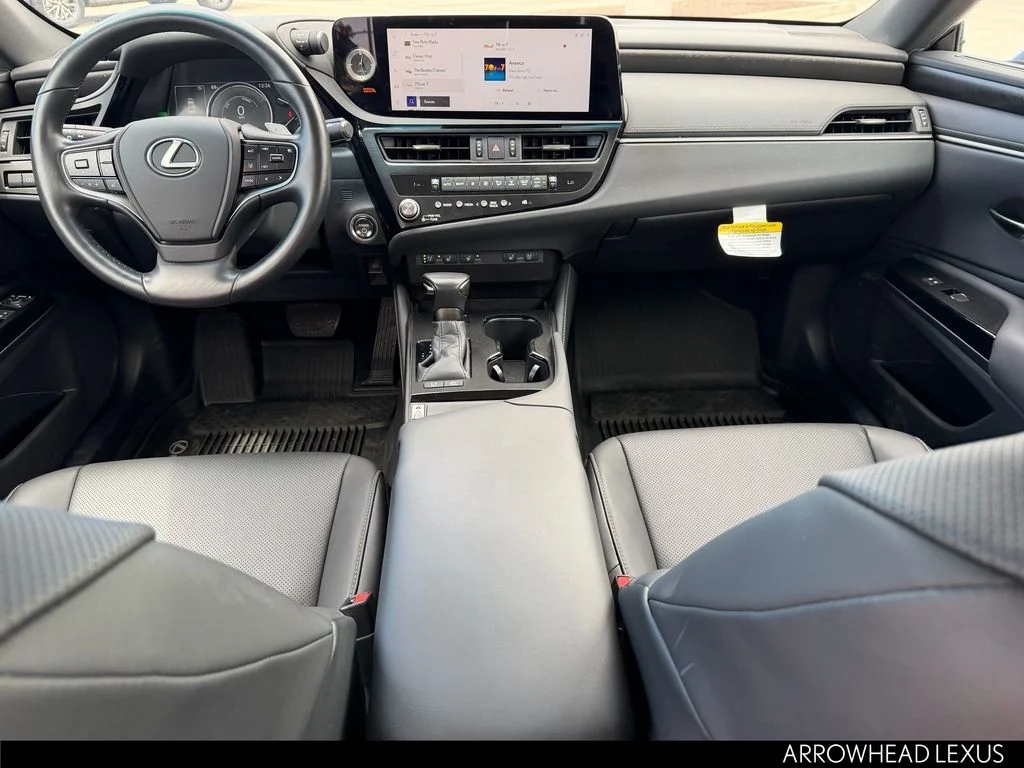 Used 2025 Silver Lexus 300h image 18