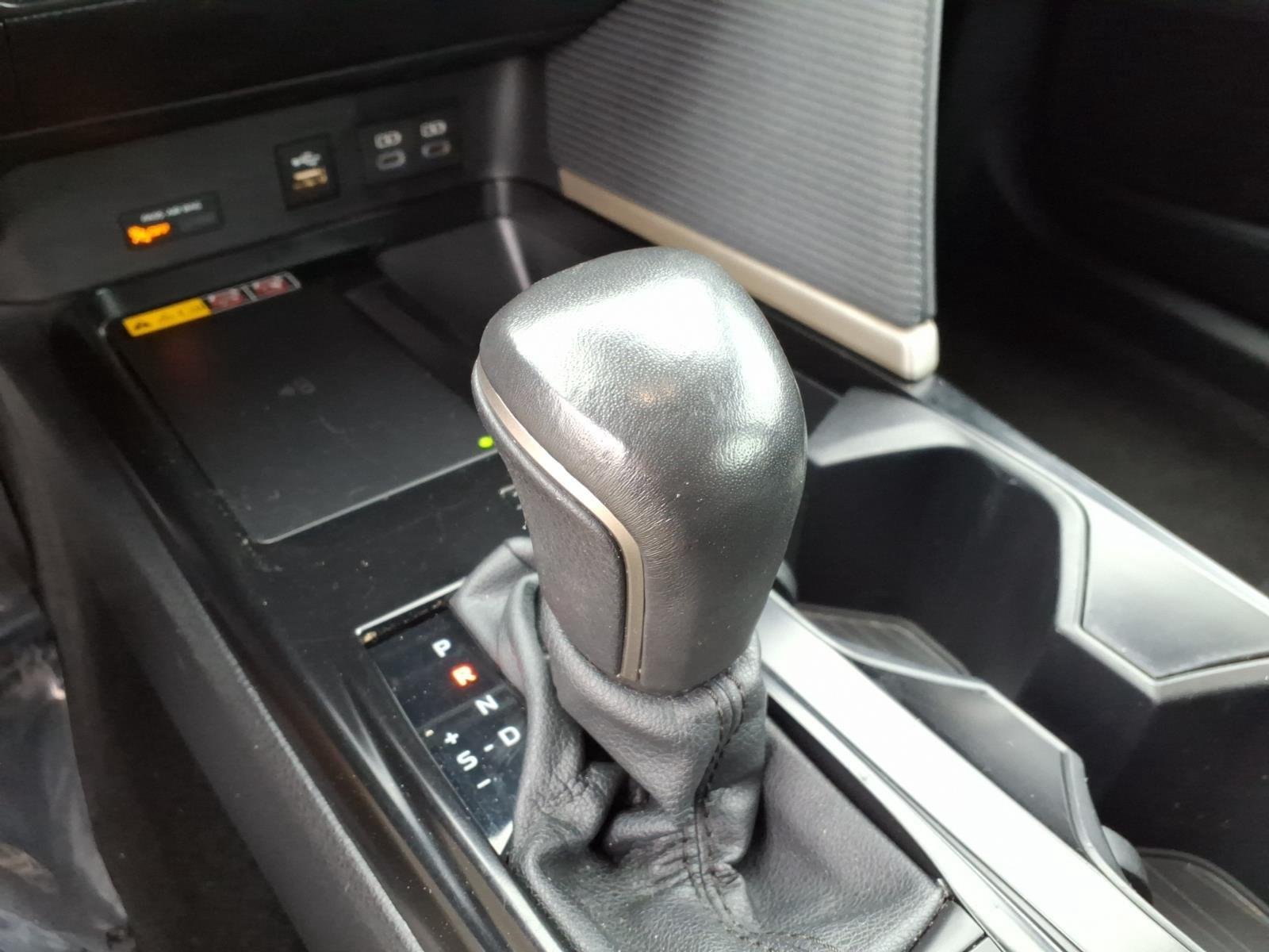 Used 2025  Toyota SE image 6