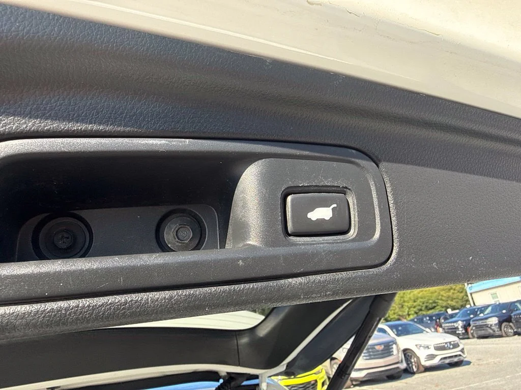 Used 2017  Honda Touring image 26