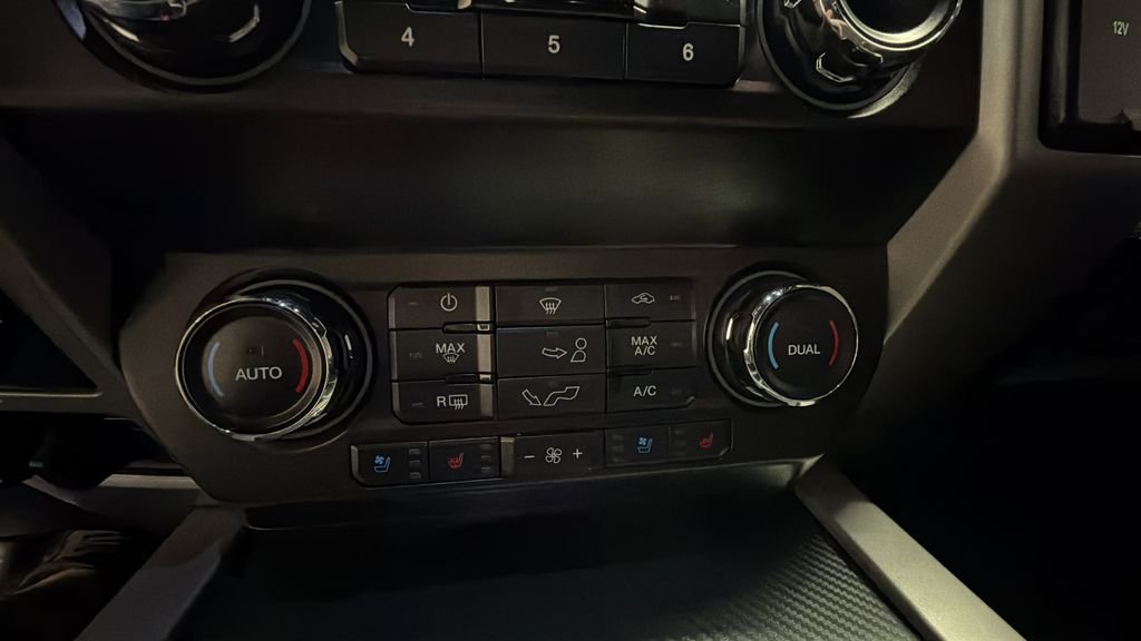 Used 2020 Silver Ford Lariat image 25
