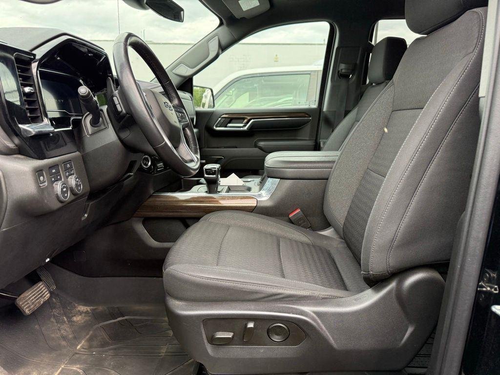 Used 2023 Black Chevrolet RST image 3