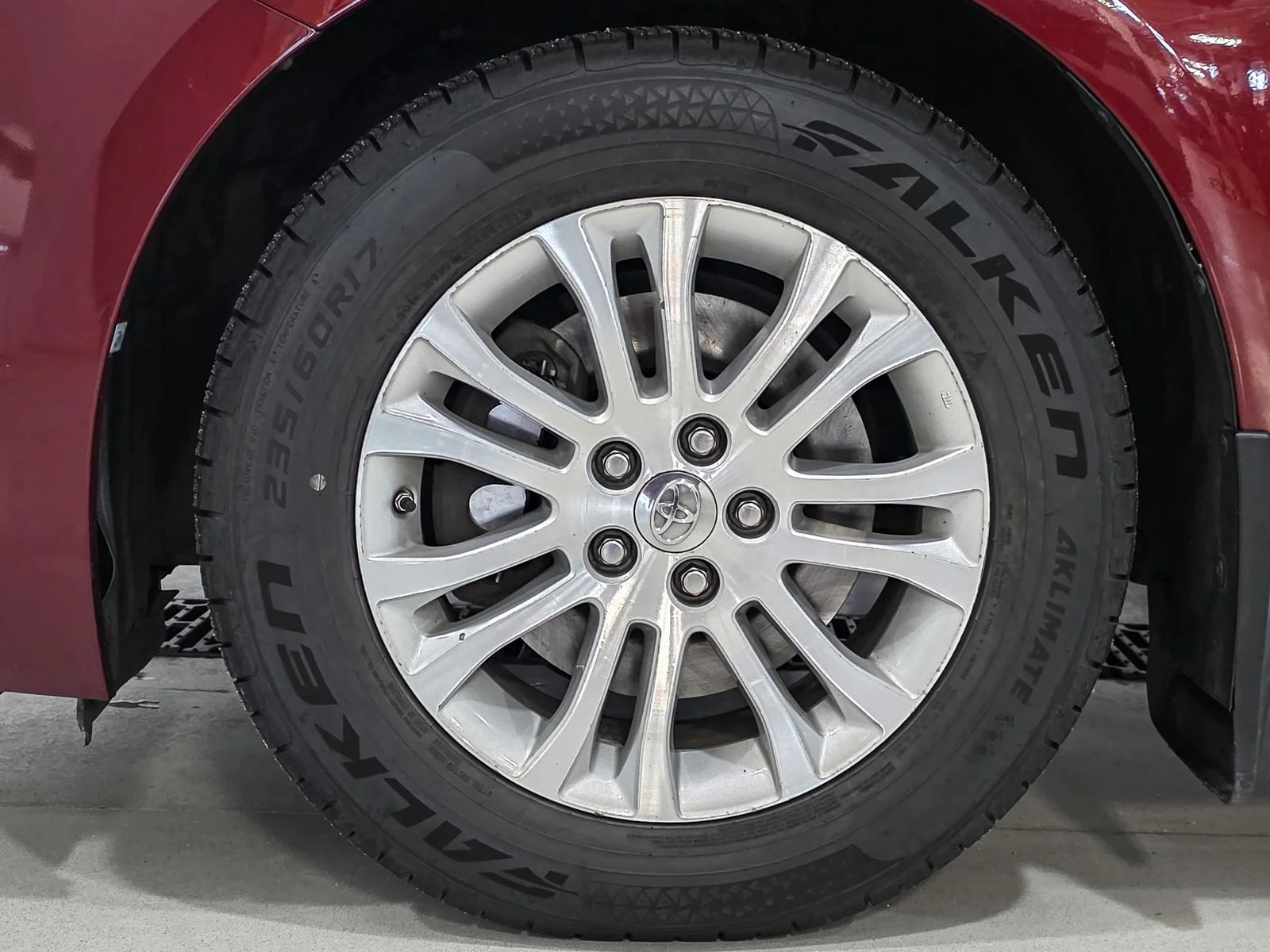 Used 2016 Red Toyota XLE image 18
