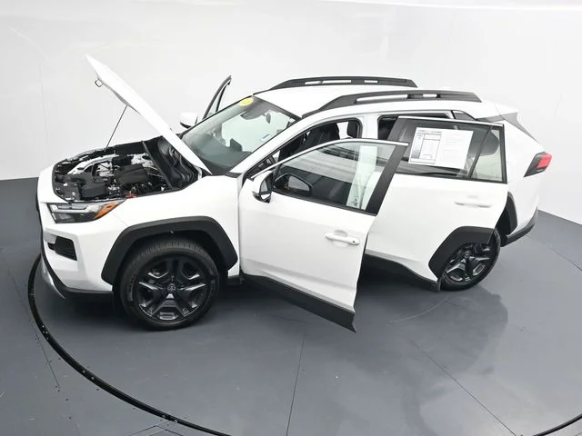 Used 2024  Toyota Adventure image 36