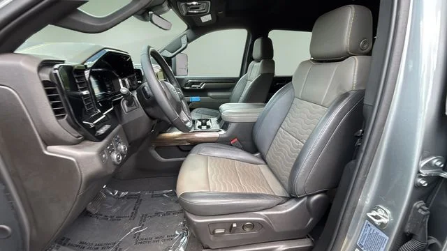 Used 2024 Gray Chevrolet ZR2 image 19