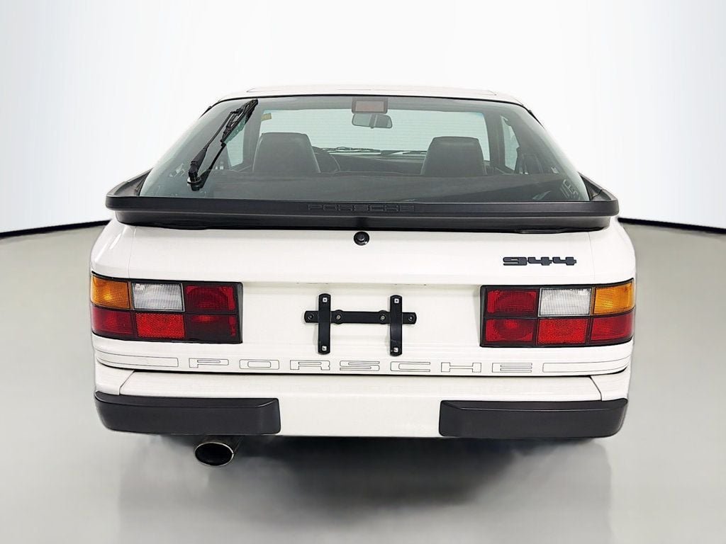 Used 1987 White Porsche  image 10