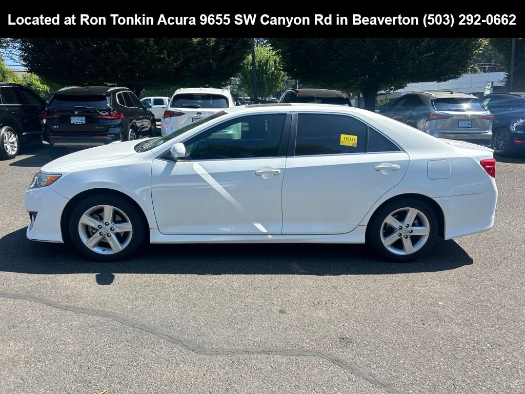 Used 2013 Super White Toyota SE image 7