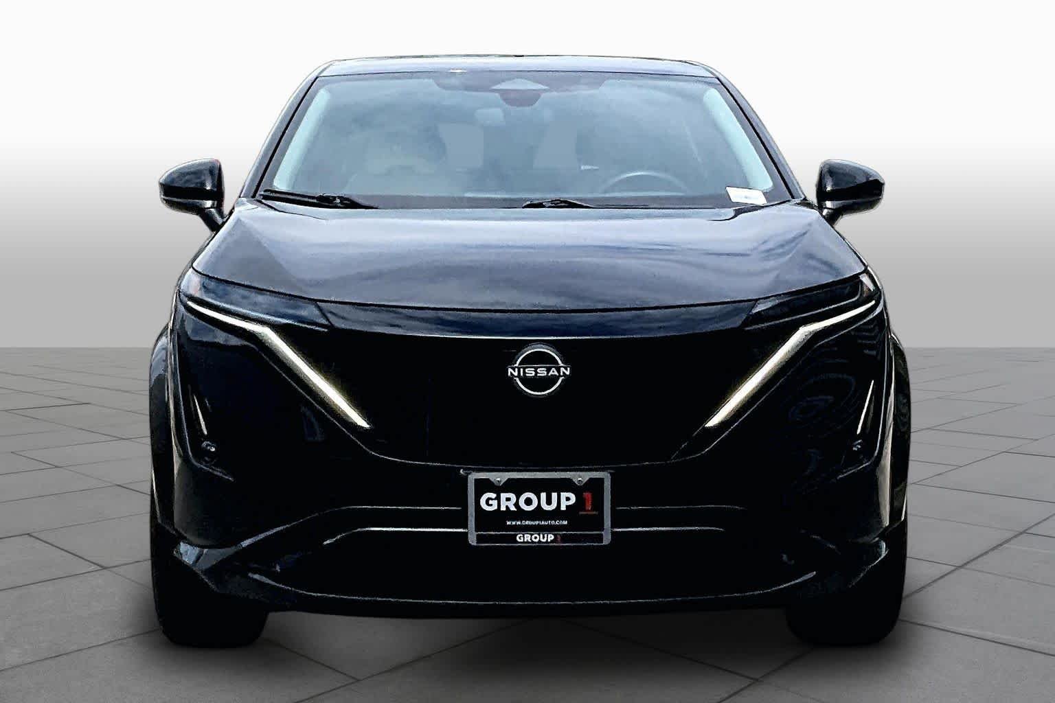 Used 2023 Black Diamond Pearl Nissan ENGAGE image 3