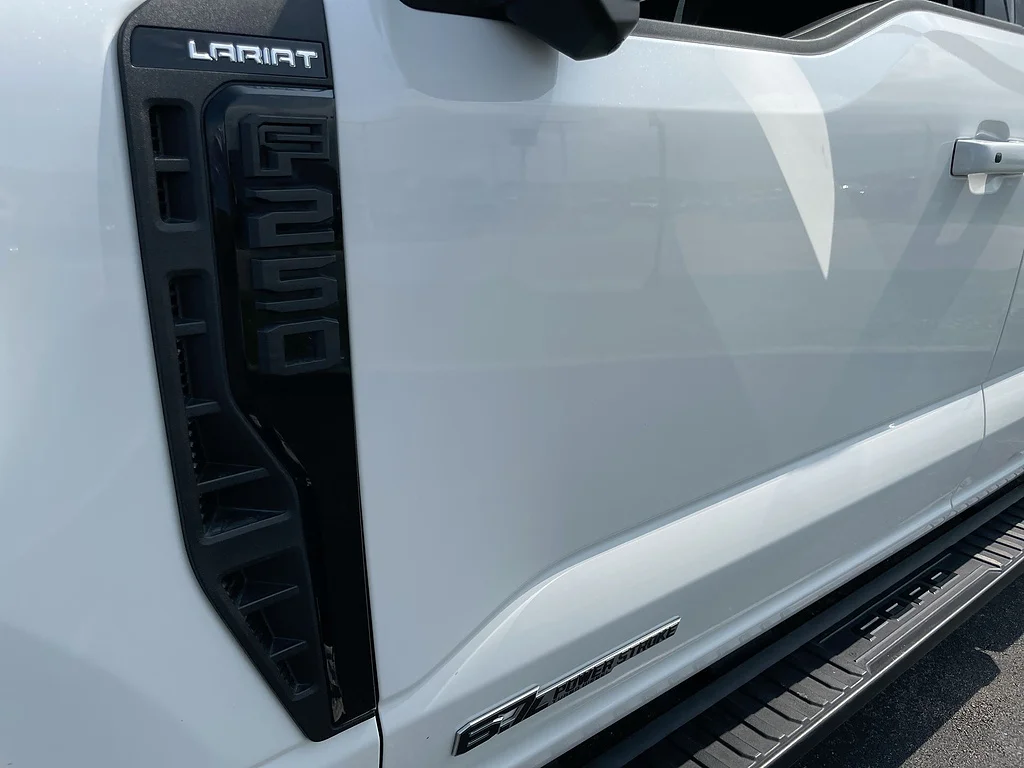 Used 2024 WHITE Ford Lariat image 32