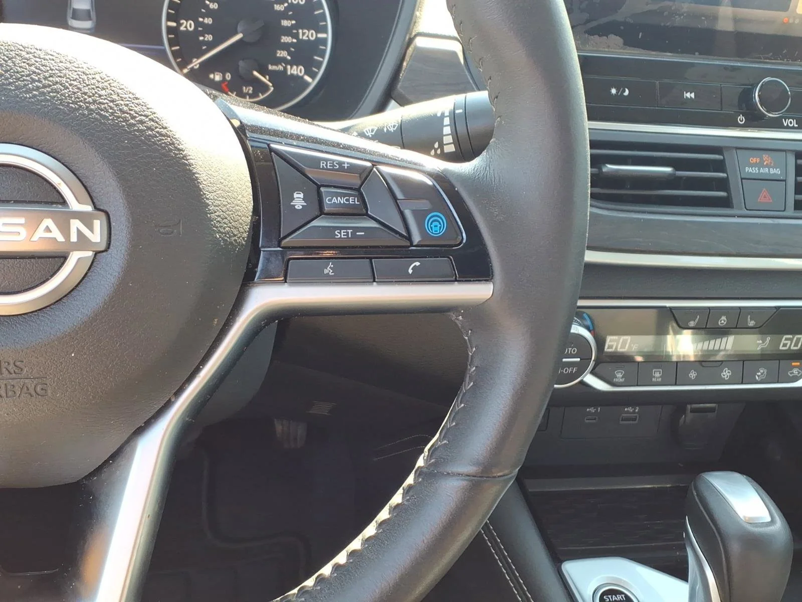 Used 2025 Super Black Nissan SL image 18