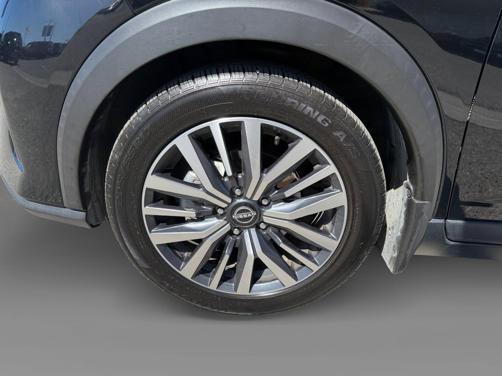 Used 2023 Super Black Nissan SR image 9