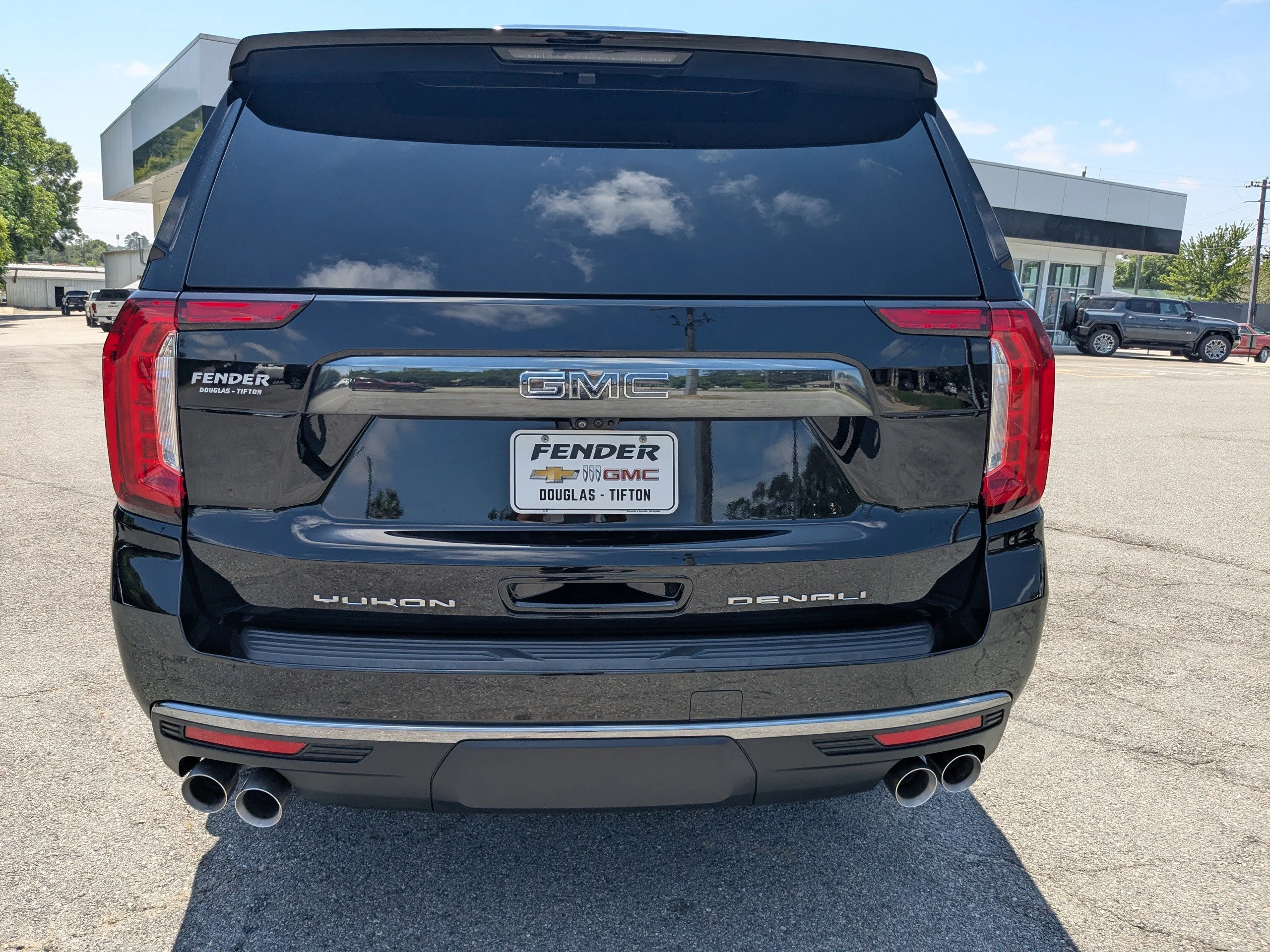 Used 2023 Onyx Black GMC Denali Ultimate image 5
