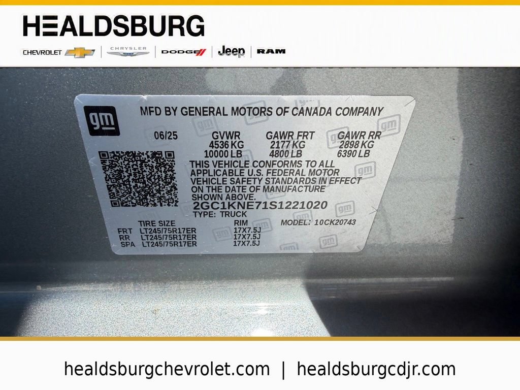 Used 2025 Sterling Gray Metallic Chevrolet LT image 29