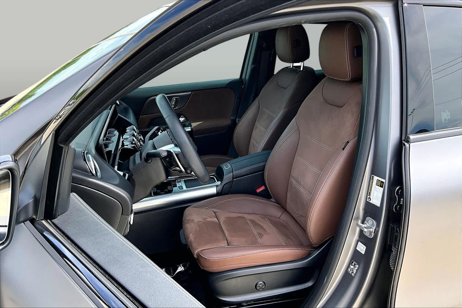 Used 2024 MANUFAKTUR Mountain Grey Magno Mercedes-Benz AMG® GLA 35 image 8