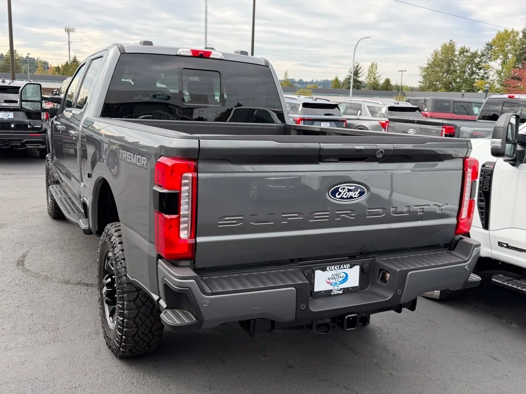 New 2027 Carbonized Gray Metallic Ford F-250® XLT image 9
