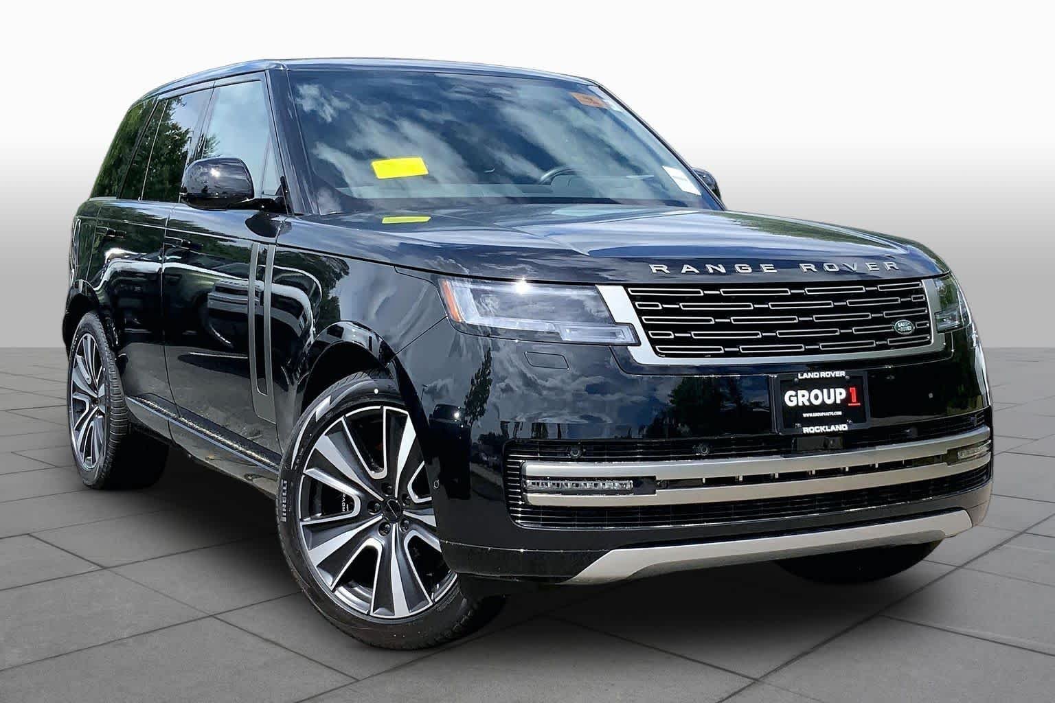 New 2026 Santorini Black Land Rover SE image 17