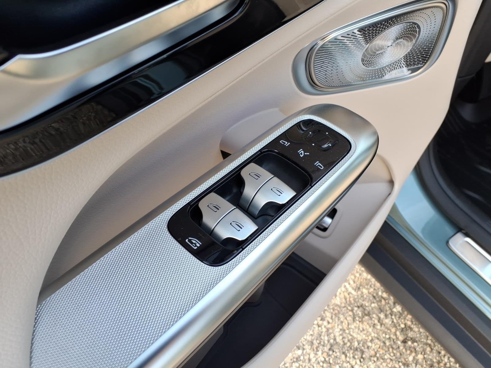 New 2026 SILVER Mercedes-Benz GLC 300 image 25