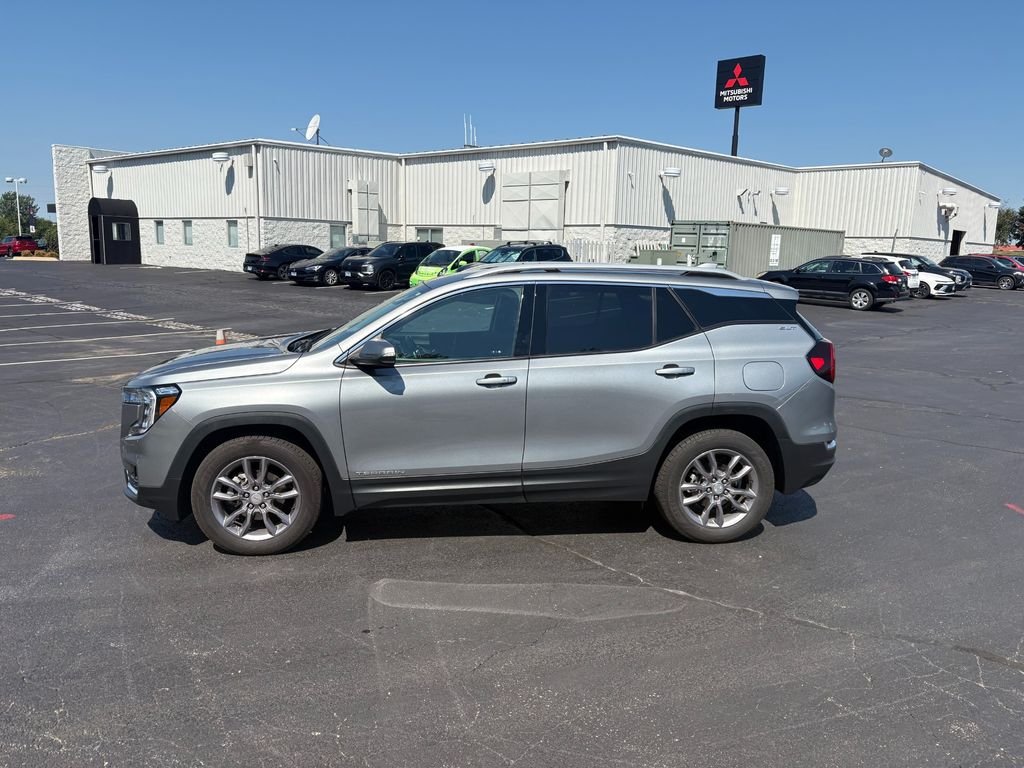 Used 2023 Sterling Metallic GMC SLT image 5