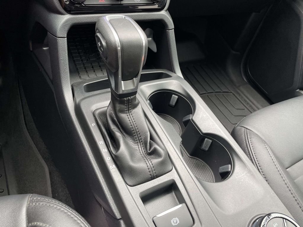 Used 2025 Oxford White Ford LARIAT image 21